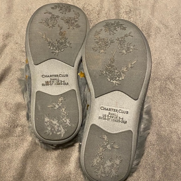 Slippers - Picture 4 of 4